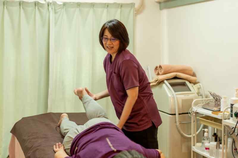 女性